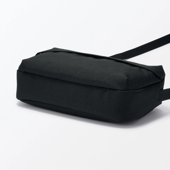 Muji Water Repellent Shoulder Bag 4L Black - Picture 7 of 11